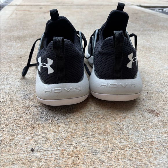 Men’s Under Armour Shoes (never worn) - Picture 4 of 5
